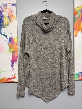 Cha Cha Vente Gray Long Sleeve Tee Soft Knit